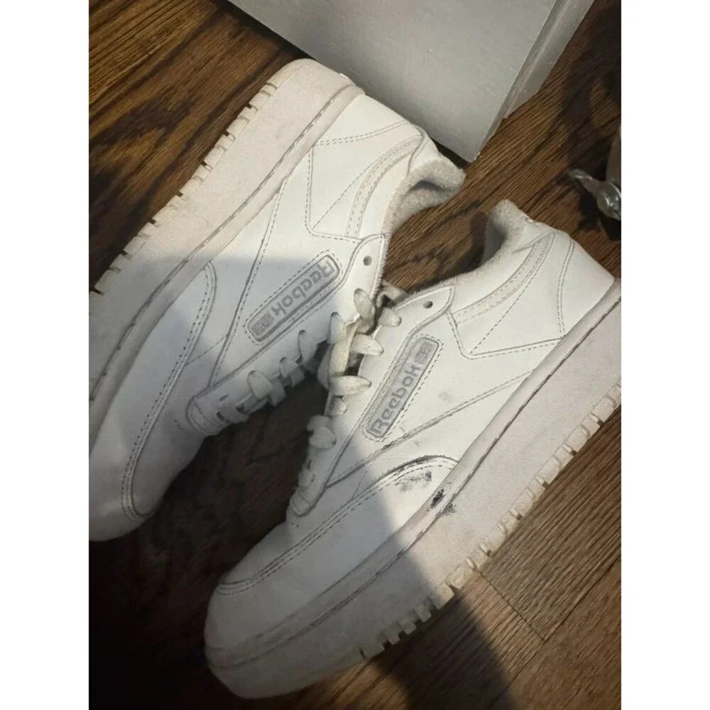 Reebok platform sneakers 7.5